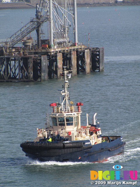 SX03142 Tugboat in Milford Haven